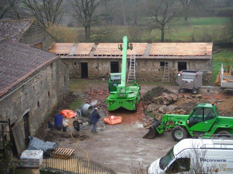 Dépendances d'un château fortifié (79)